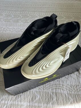 Adidas Harden Volume 10 shoes